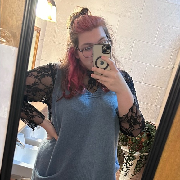 Meet your Posher, Abbie - Picture 1 of 1